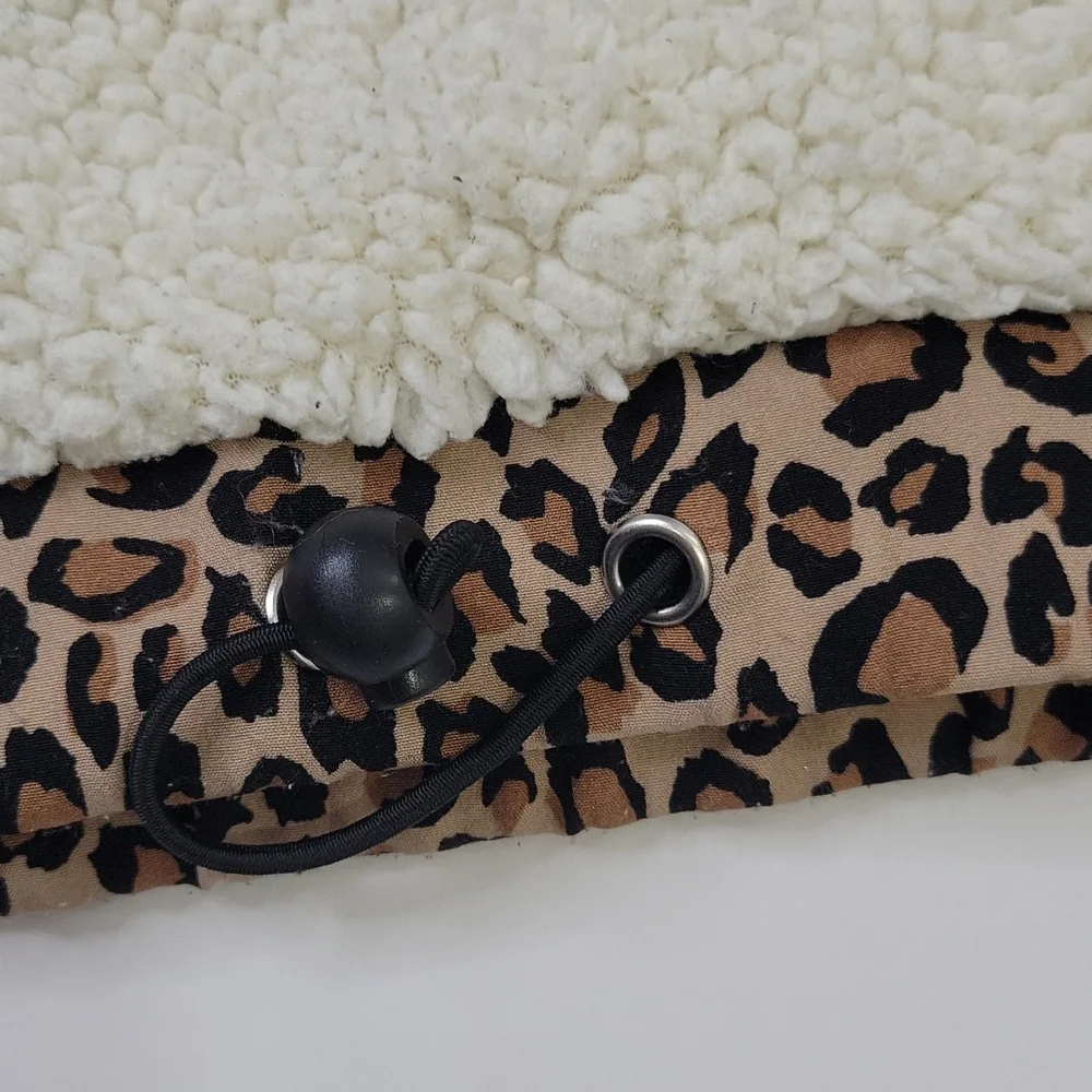 Forever 21 Furry Pullover Off White With Leopard Print Detail SZ M  3/$15 - Picture 8 of 10